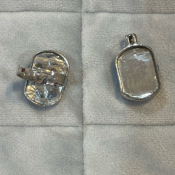 Silver and Blue Jewelry Set/ring & pendant - Picture 7 of 11